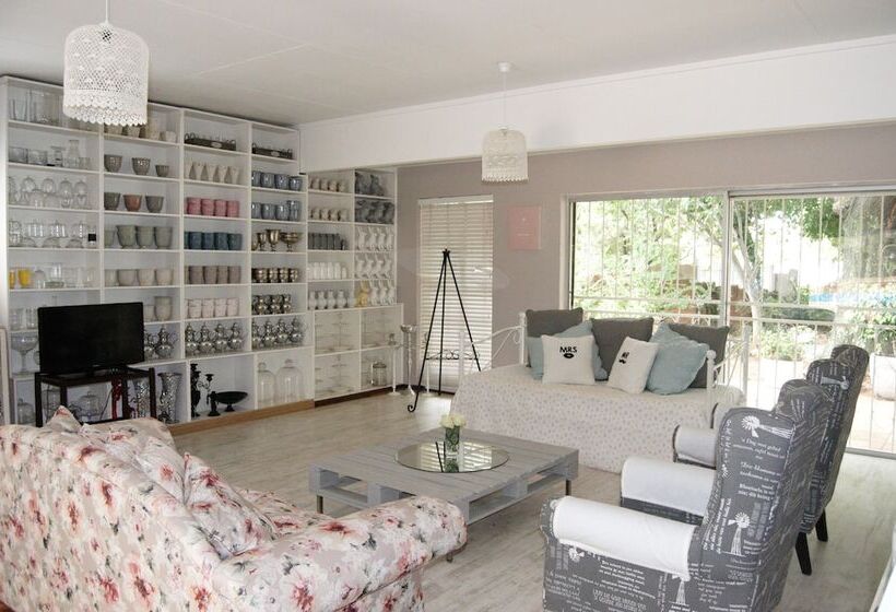 ペンション Vintage On Main