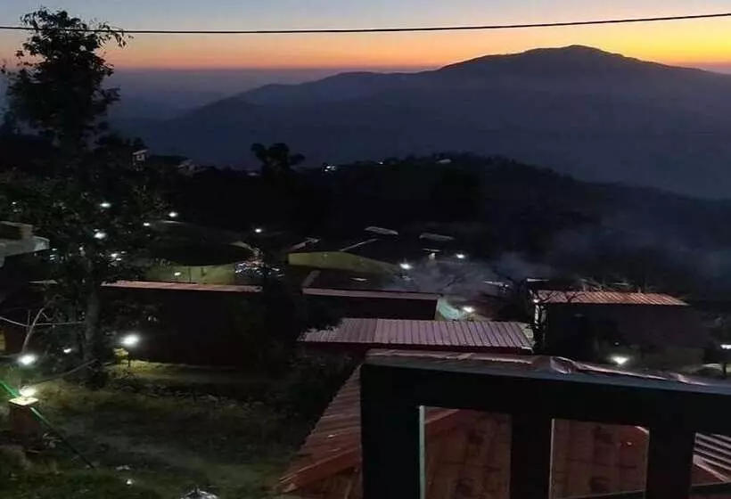リゾートホテル Belleza Inn Dhanagiri Kanatal