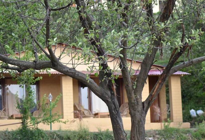 אתר נופש Belleza Inn Dhanagiri Kanatal