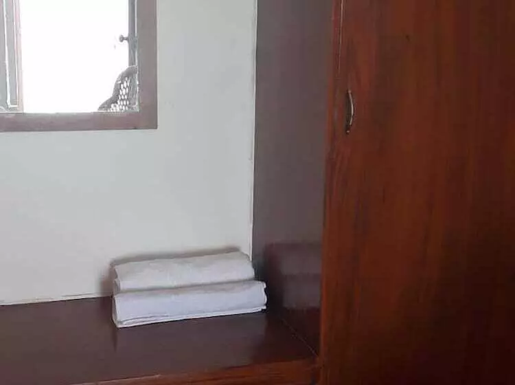 リゾートホテル Belleza Inn Dhanagiri Kanatal