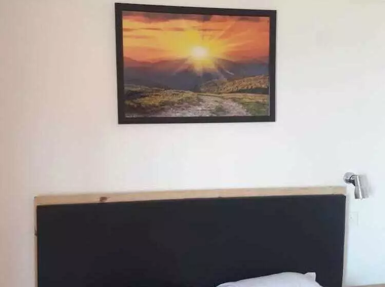 リゾートホテル Belleza Inn Dhanagiri Kanatal