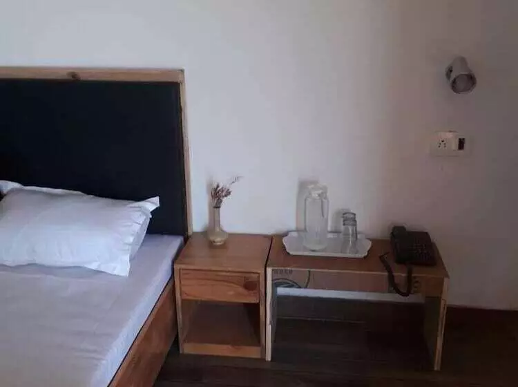 リゾートホテル Belleza Inn Dhanagiri Kanatal