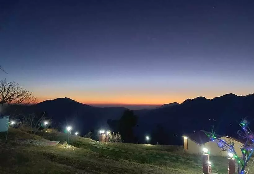 リゾートホテル Belleza Inn Dhanagiri Kanatal