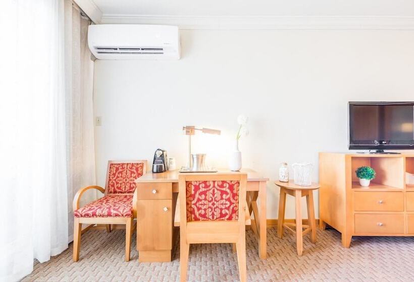 هتل 825 Sea & Sun Suite