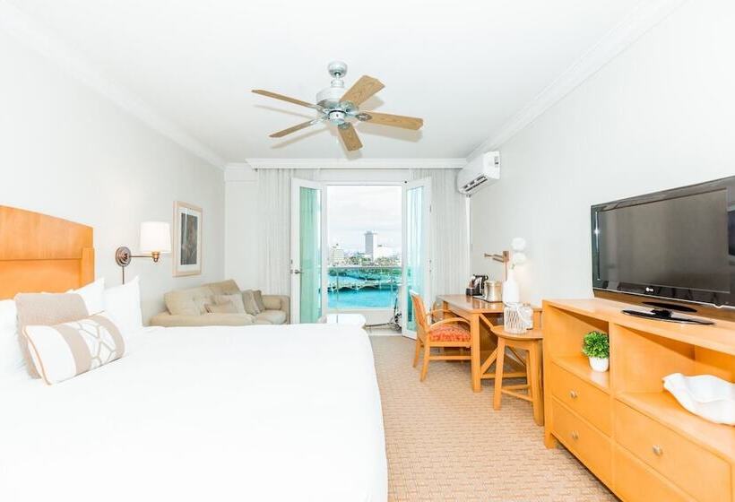 هتل 825 Sea & Sun Suite