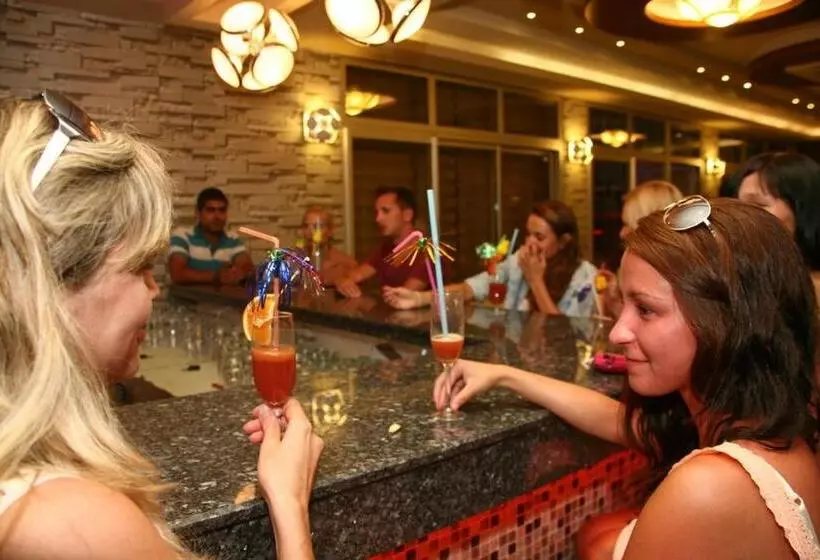 ホテル Alanya Beach