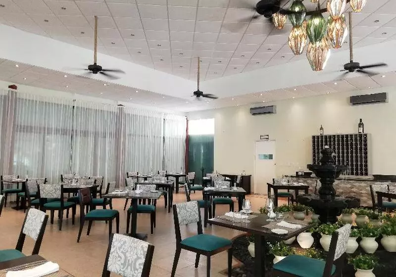 בית מלון כפרי El Dorado Seaside Suites Catamarán, Cenote & More Inclusive