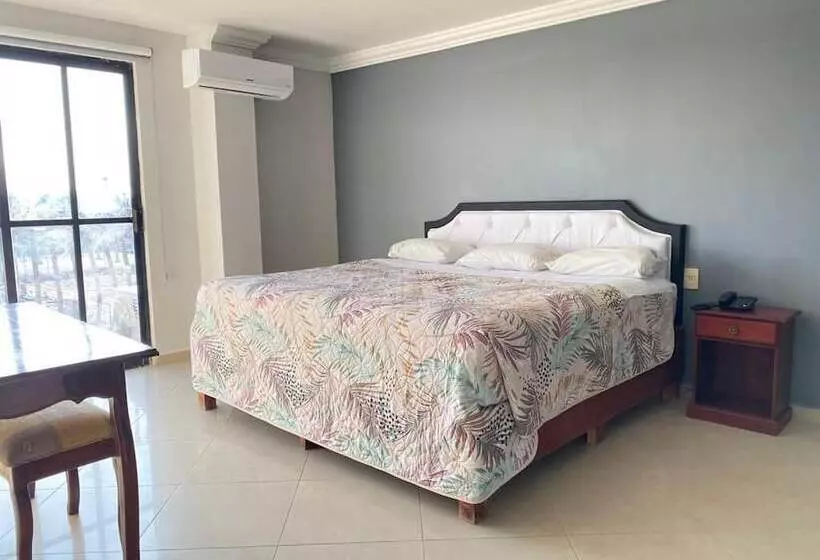 Отель Grand Royal Tampico