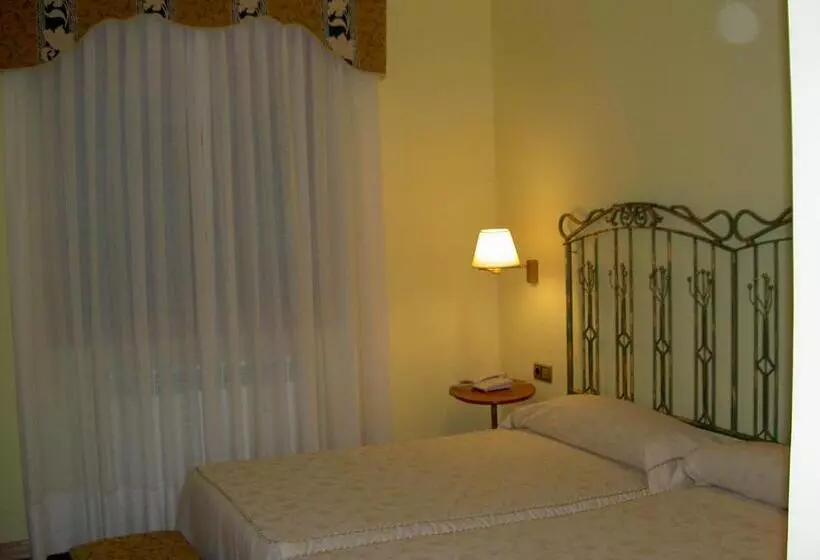 Hotel Manrique De Lara