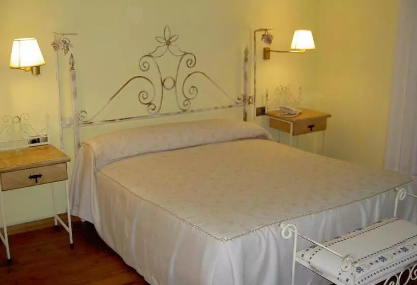 Hotel Manrique De Lara