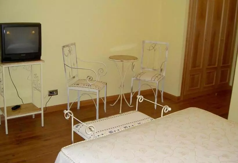 Hotel Manrique De Lara