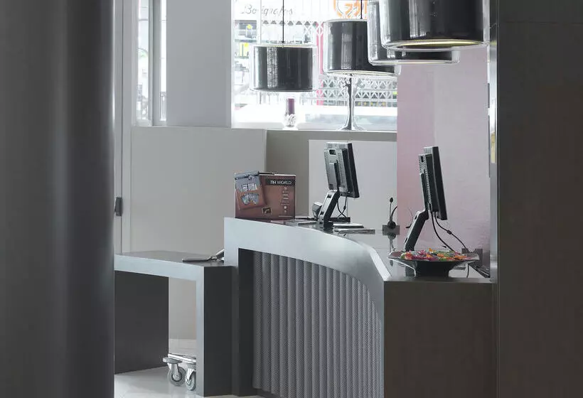 Отель NH Tenerife