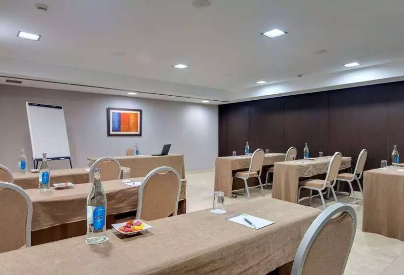 Отель NH Tenerife