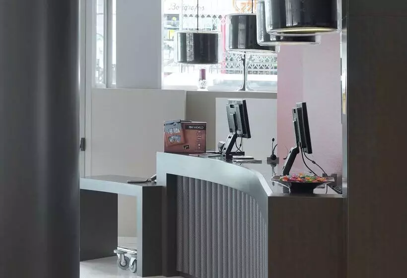 Отель NH Tenerife