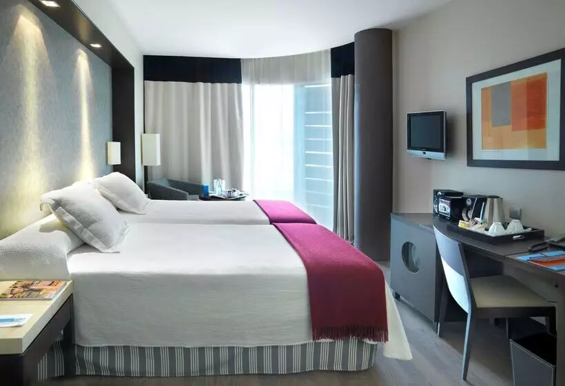 Отель NH Tenerife