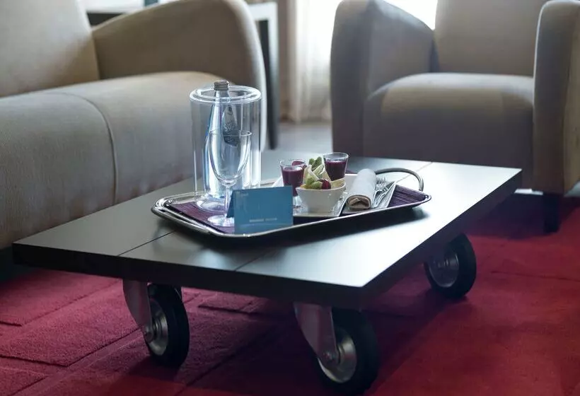 Отель NH Tenerife