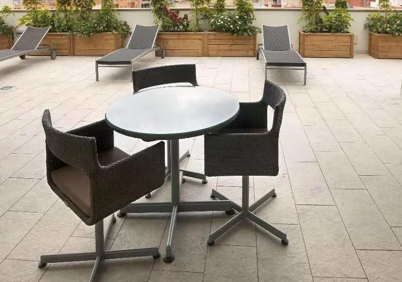 Отель NH Tenerife