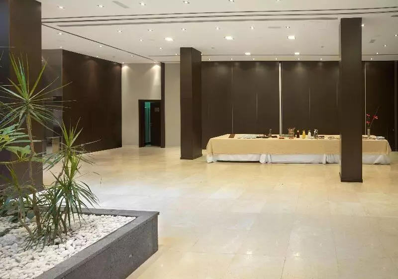 Отель NH Tenerife