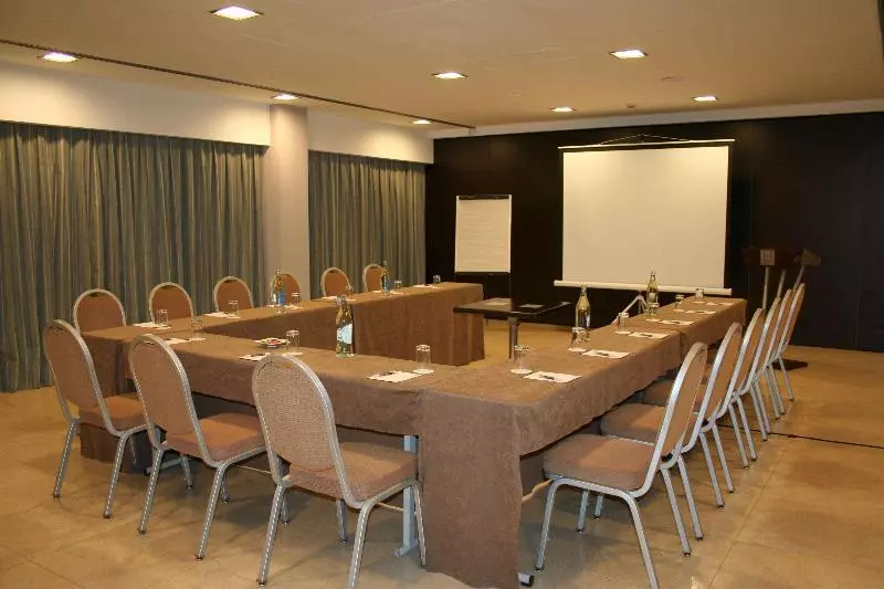 Отель NH Tenerife