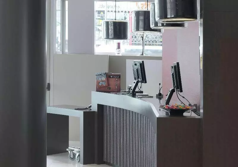 Отель NH Tenerife