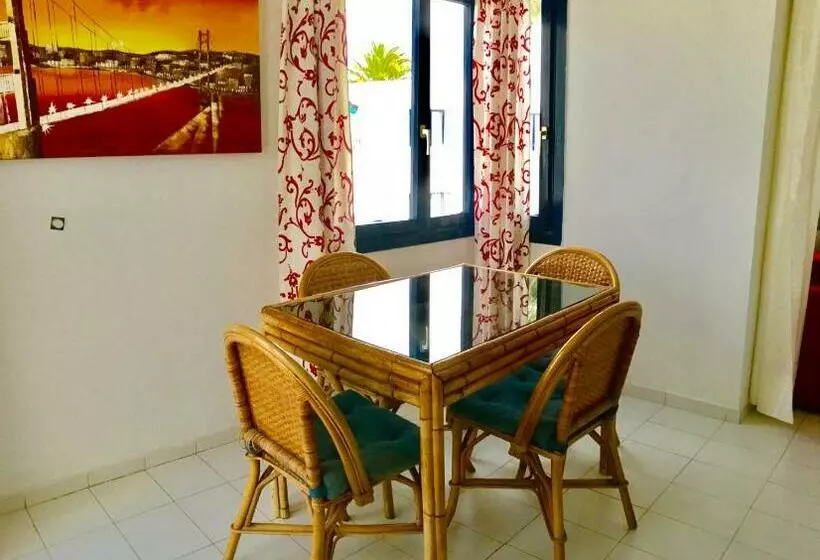 Apartamentos Playa Los Barqueros