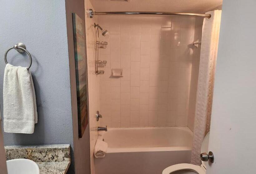 Beautiful Daytona Beach Oceanfront Condo