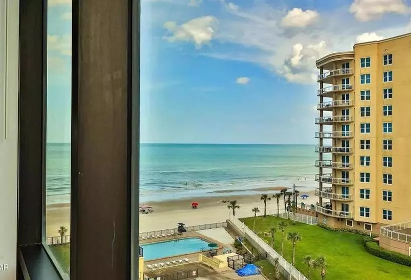 Beautiful Daytona Beach Oceanfront Condo
