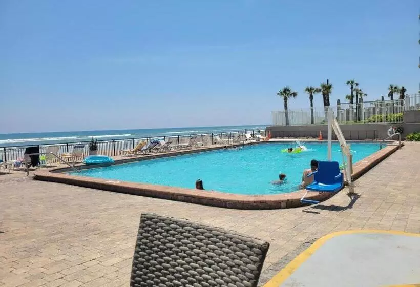 Beautiful Daytona Beach Oceanfront Condo