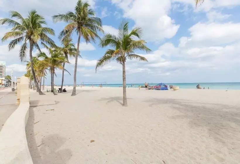 Otel 638 Ocean View Hollywood