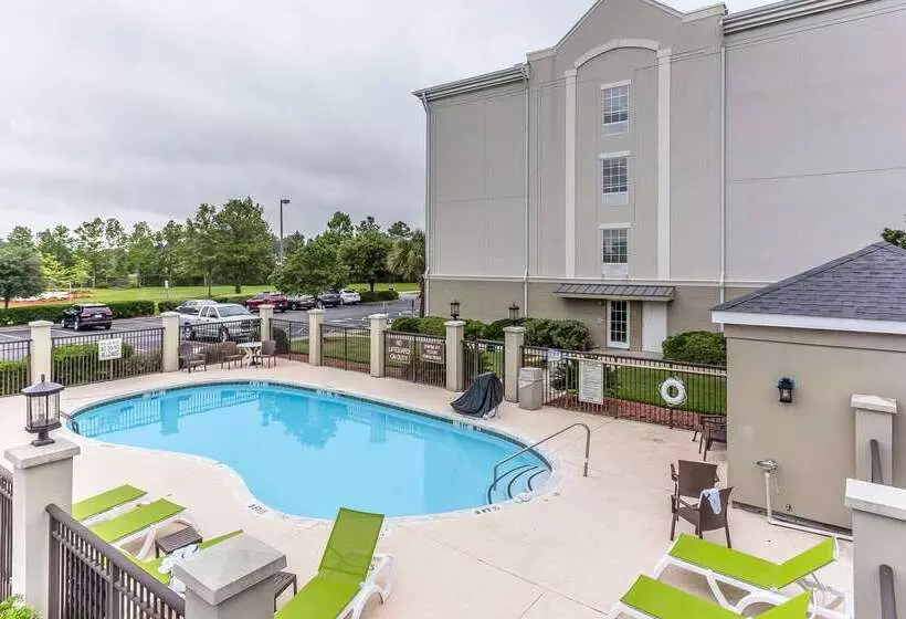 Отель Comfort Suites Myrtle Beach Central