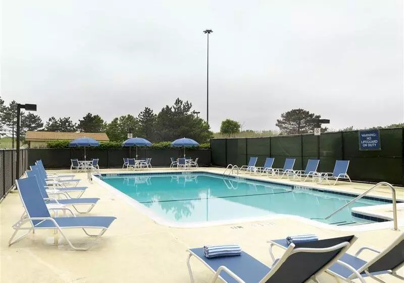 בית מלון כפרי Four Points By Sheraton Philadelphia Airport