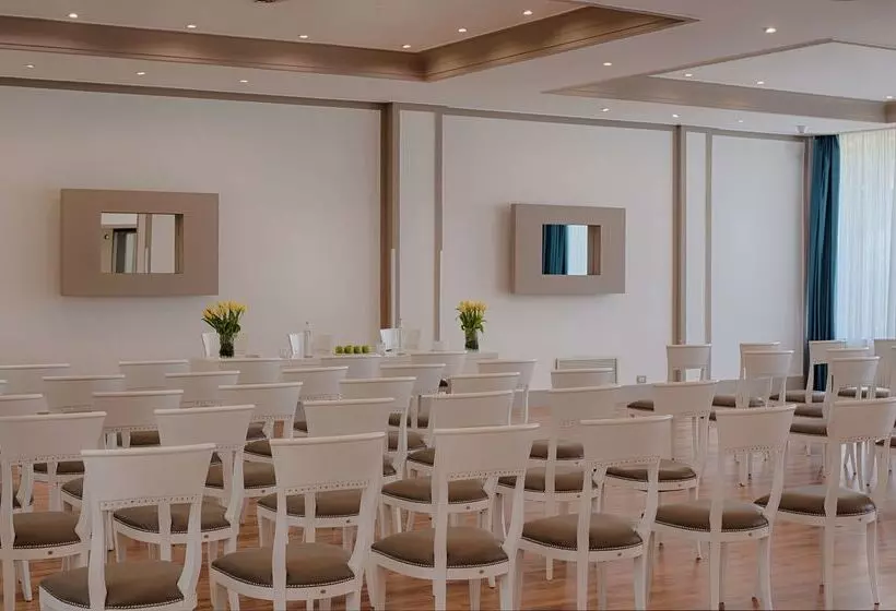 Otel NH Caltagirone Villa San Mauro