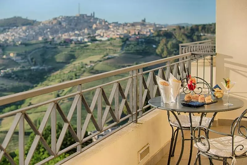 Otel NH Caltagirone Villa San Mauro