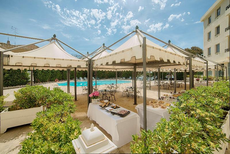 هتل NH Caltagirone Villa San Mauro