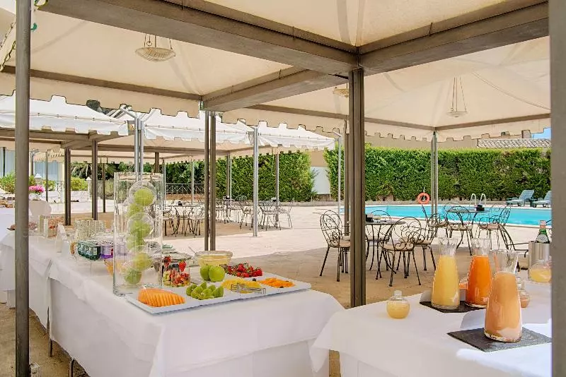 Otel NH Caltagirone Villa San Mauro