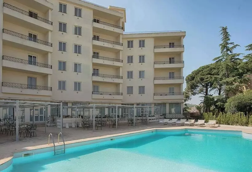 Otel NH Caltagirone Villa San Mauro