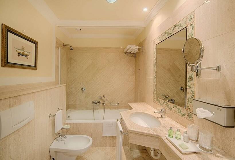 هتل NH Caltagirone Villa San Mauro