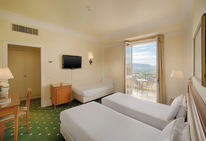 هتل NH Caltagirone Villa San Mauro