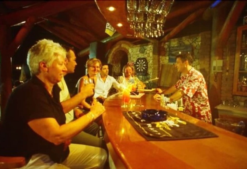 בית מלון כפרי Perdikia Beach