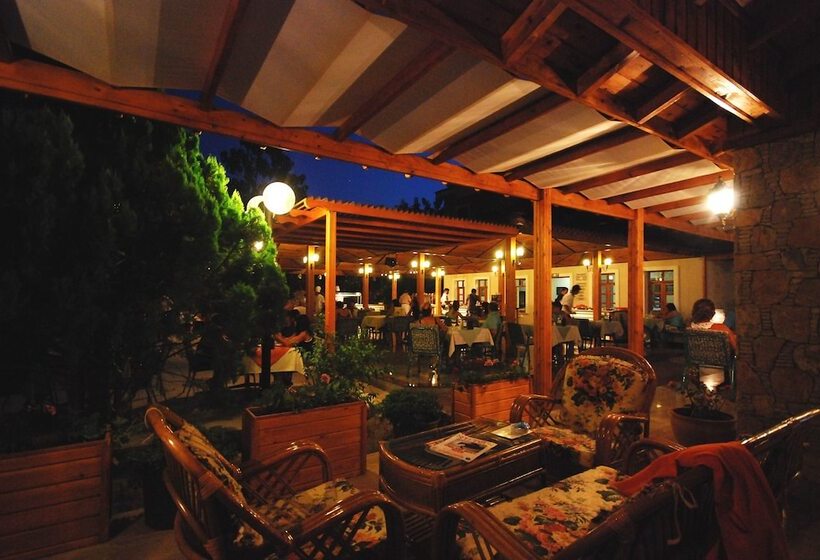 בית מלון כפרי Perdikia Beach