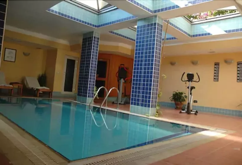 Hotel Perdikia Beach