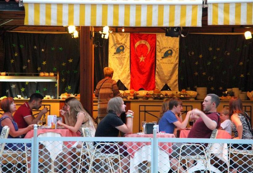 בית מלון כפרי Perdikia Beach