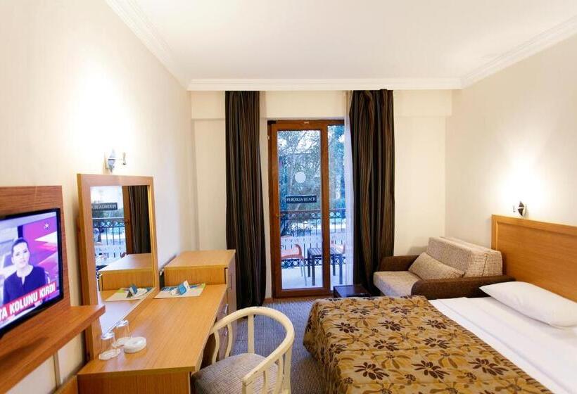 בית מלון כפרי Perdikia Beach