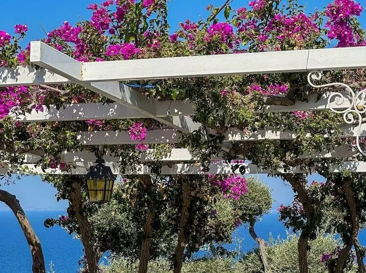 فندق Villaggio Villa Lubrense