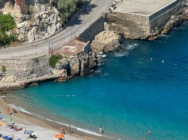 فندق Villaggio Villa Lubrense