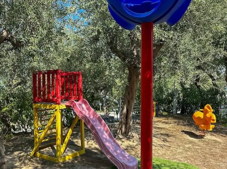 فندق Villaggio Villa Lubrense