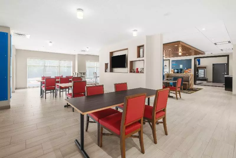 Hotelli Holiday Inn Express & Suites   Suisun City, An Ihg