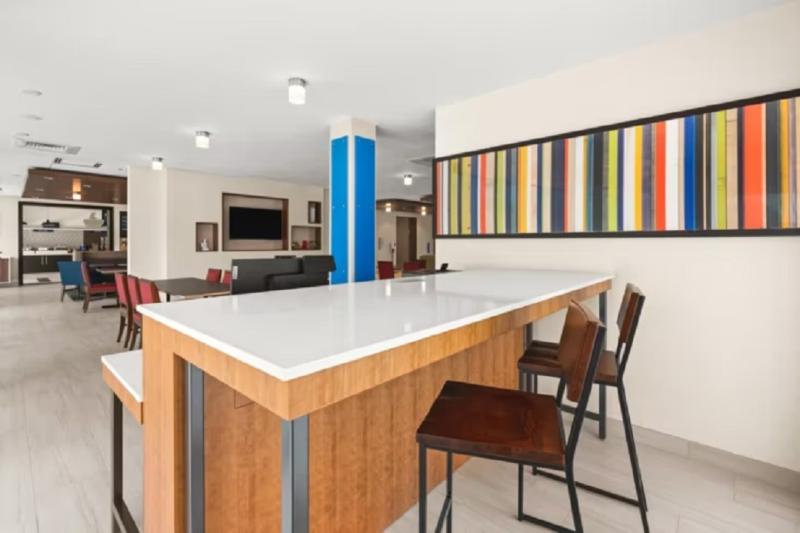 فندق Holiday Inn Express & Suites   Suisun City, An Ihg