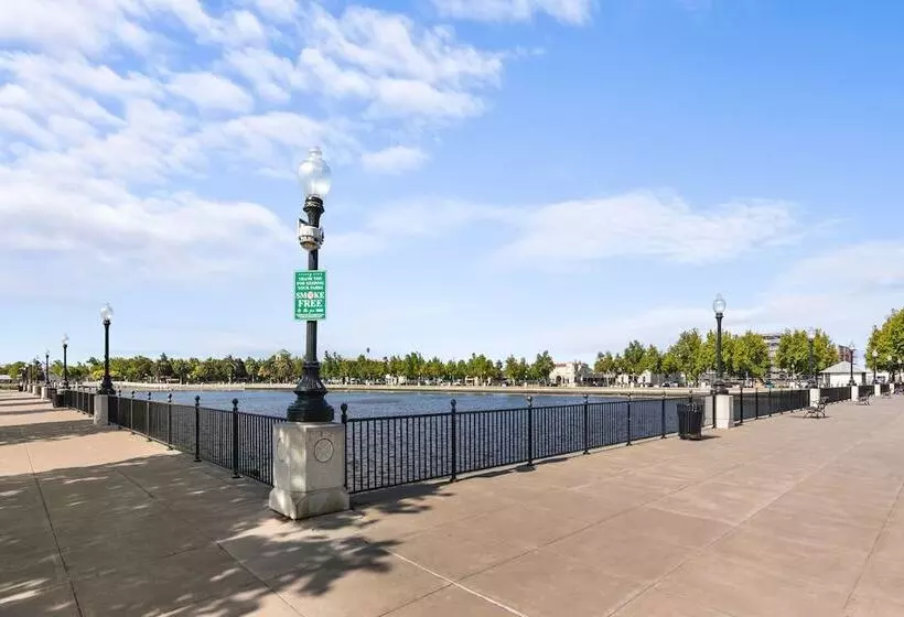 Hotelli Holiday Inn Express & Suites   Suisun City, An Ihg