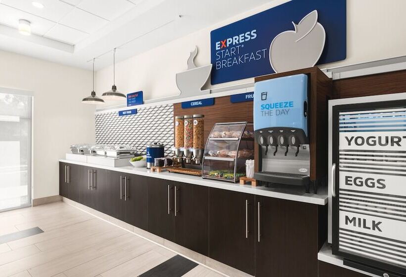 فندق Holiday Inn Express & Suites   Suisun City, An Ihg